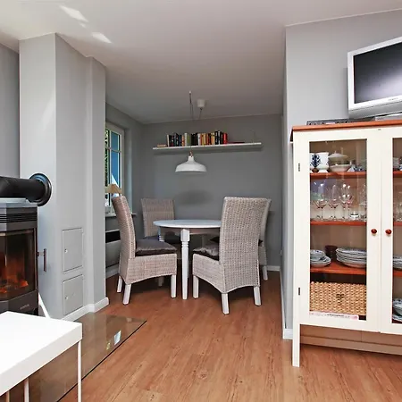 Strandnest Вустров