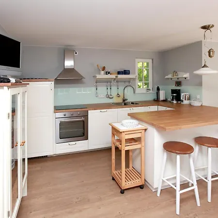 Strandnest Вустров